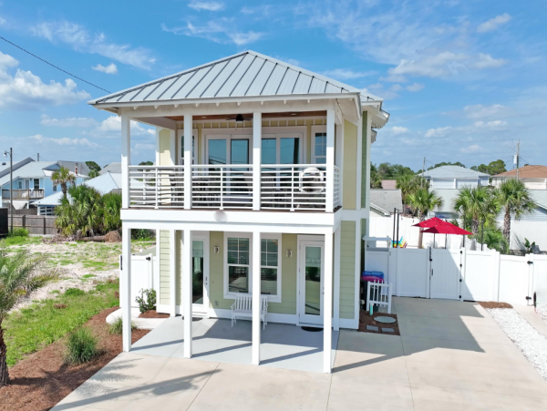 Relaxing Getaway Four Bedroom Vacation Pool Home