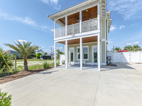 Relaxing Getaway Four Bedroom Vacation Pool Home