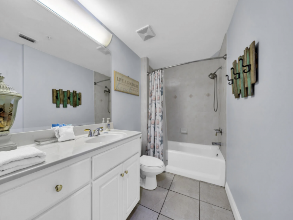 Large Beachfront Balcony 3-BD Gulf Front Pool Condo in Panama City Beach