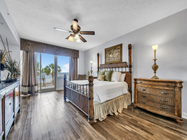 Large Beachfront Balcony 3-BD Gulf Front Pool Condo in Panama City Beach
