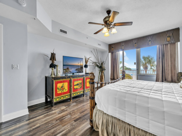 Large Beachfront Balcony 3-BD Gulf Front Pool Condo in Panama City Beach