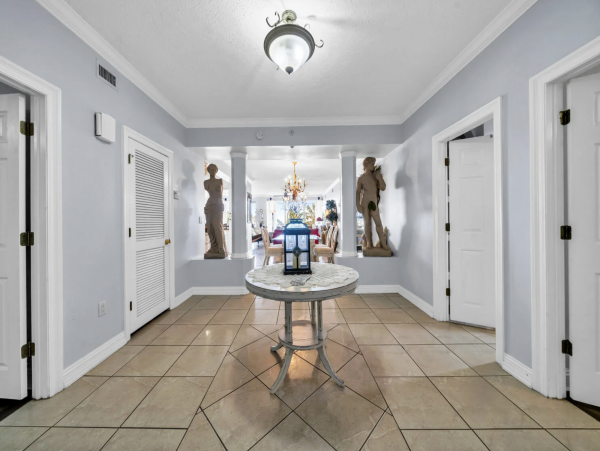 Large Beachfront Balcony 3-BD Gulf Front Pool Condo in Panama City Beach