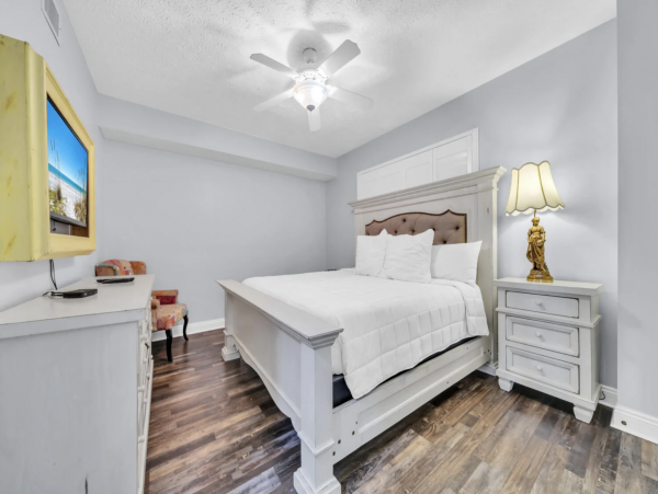 Large Beachfront Balcony 3-BD Gulf Front Pool Condo in Panama City Beach