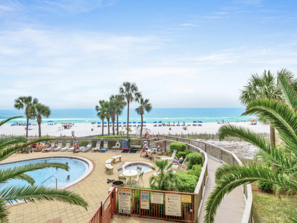 Large Beachfront Balcony 3-BD Gulf Front Pool Condo in Panama City Beach