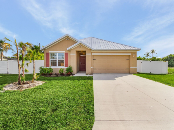 Cape Coral Two Vacation Rentals Seven Bedrooms Total