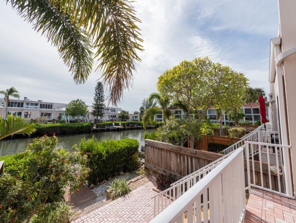 Holmes Beach Vacation Home 3 Bedroom, Pool & Beach Access