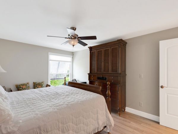 Holmes Beach Vacation Home 3 Bedroom, Pool & Beach Access