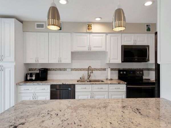 Holmes Beach Vacation Home 3 Bedroom, Pool & Beach Access