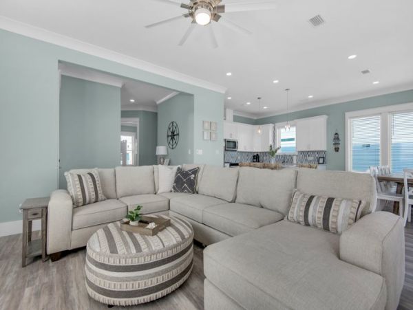Waterfront Five Bedroom Vacation Rental Home in Navarre Beach