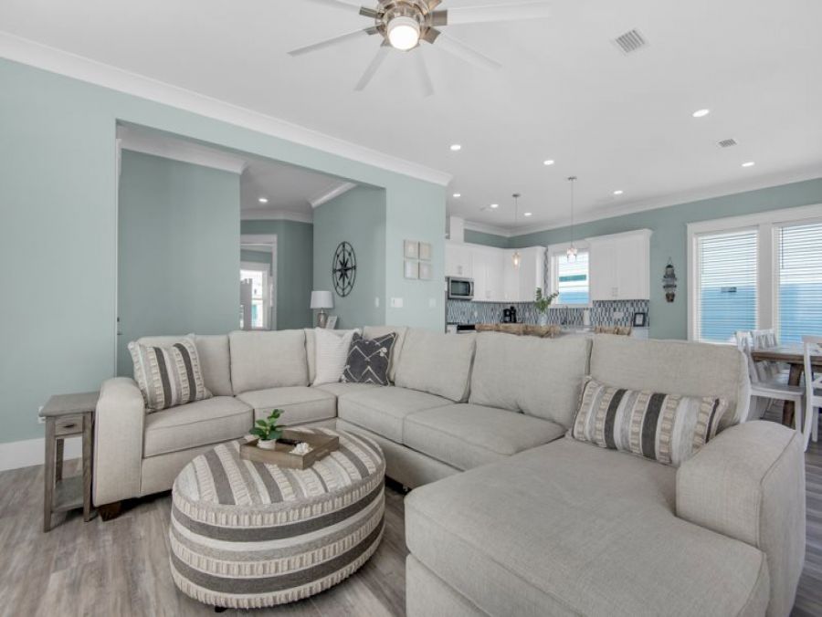 Waterfront Five Bedroom Vacation Rental Home in Navarre Beach