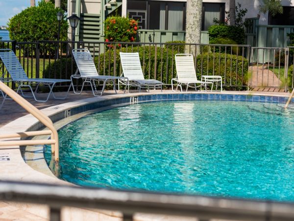 Holmes Beach Condo: Bay Views, Heated Pool & Near Beach