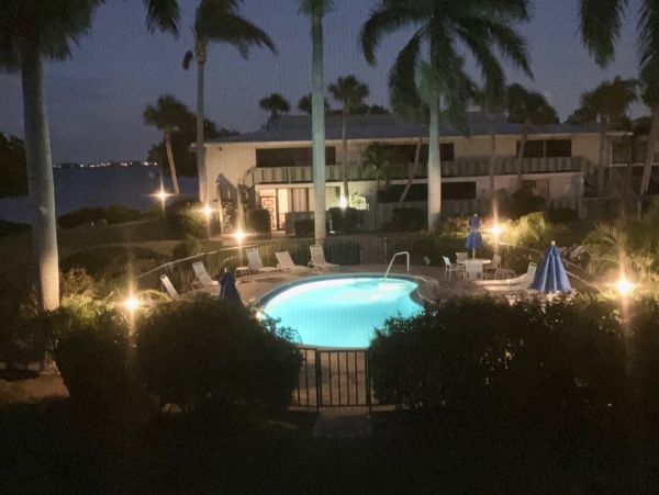 Holmes Beach Condo: Bay Views, Heated Pool & Near Beach
