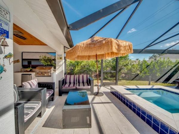 Cape Coral Vacation Home Seven Bedroom