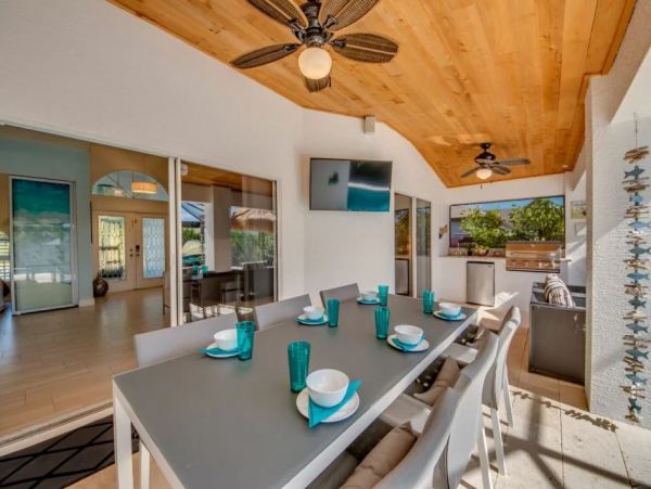Cape Coral Vacation Home Seven Bedroom