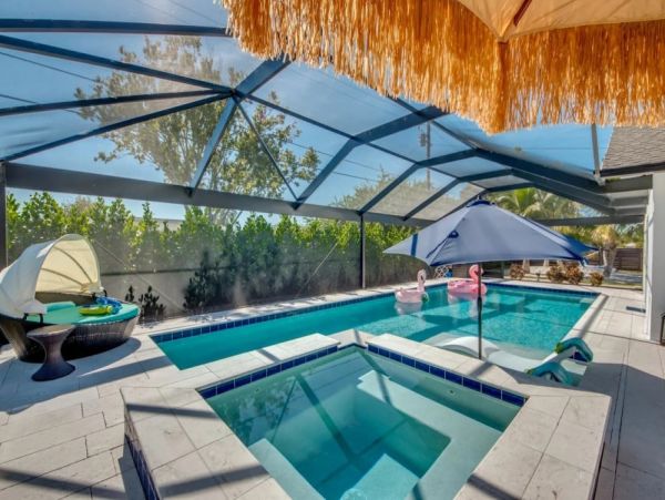 Cape Coral Vacation Home Seven Bedroom