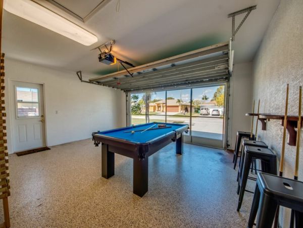 Cape Coral Vacation Home Seven Bedroom