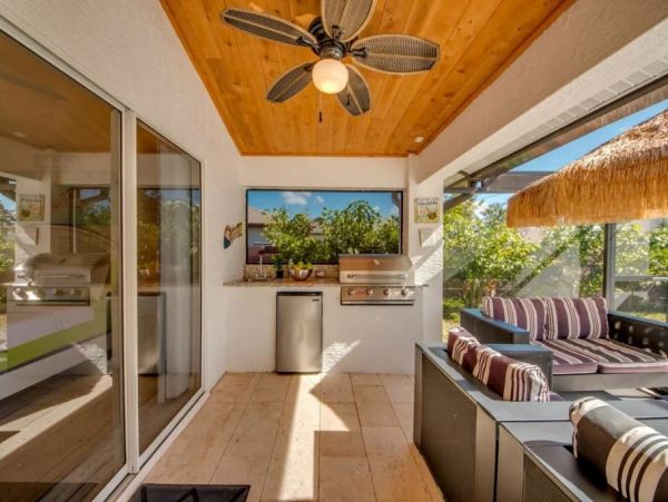 Cape Coral Vacation Home Seven Bedroom