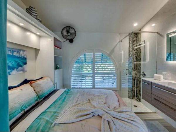 Cape Coral Vacation Home Seven Bedroom