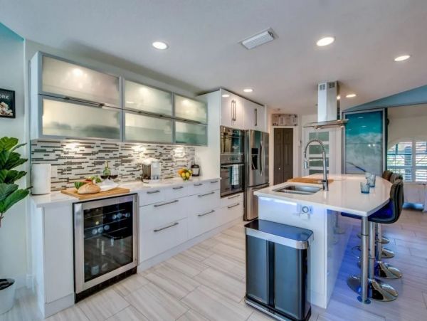 Cape Coral Vacation Home Seven Bedroom