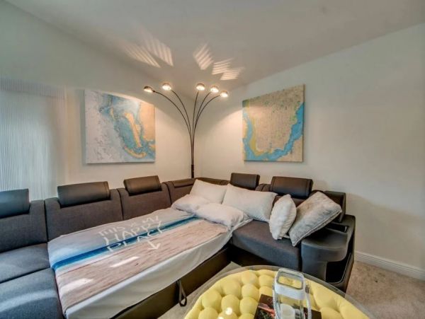Cape Coral Vacation Home Seven Bedroom