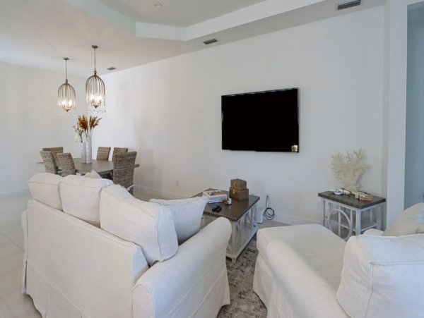 Fabulous Three Bedroom Vacation Home Great Amenities