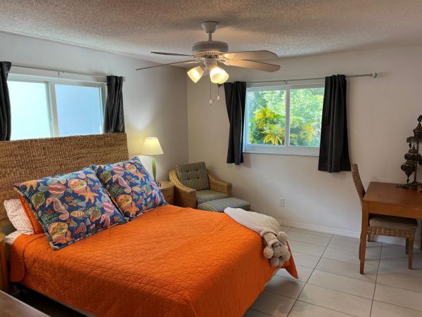 Walk to Beach Three Bedroom Vacation Home in Marco Island