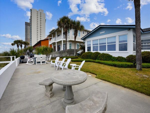 Beachfront Vacation Pool Home in Panama City