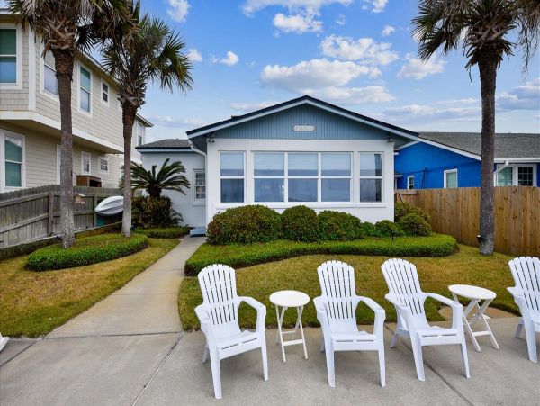Beachfront Vacation Pool Home in Panama City