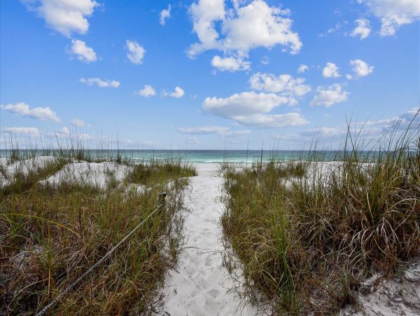 Beachfront Vacation Pool Home in Panama City