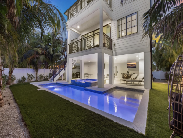 Bradenton Beach Vacation Rental with 8 Bedrooms & Bay views