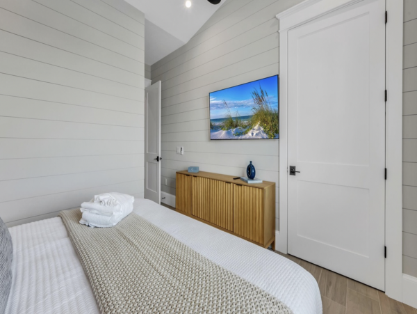 Bradenton Beach Vacation Rental with 8 Bedrooms & Bay views
