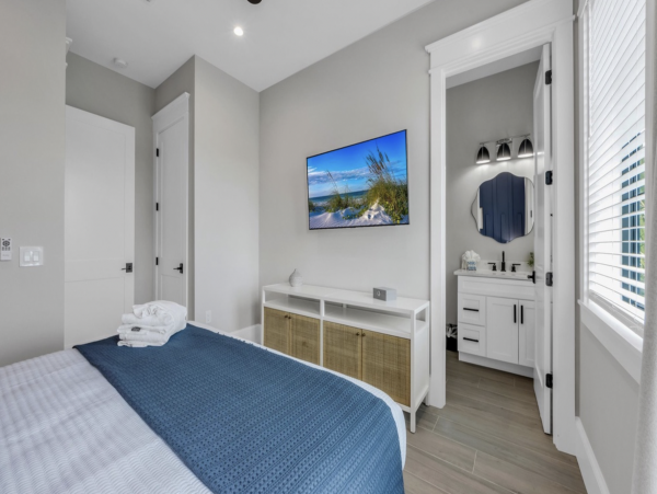 Bradenton Beach Vacation Rental with 8 Bedrooms & Bay views