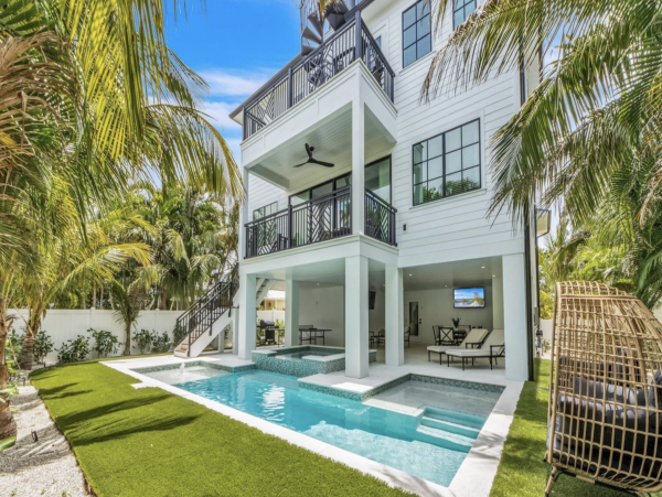 Bradenton Beach Vacation Rental with 8 Bedrooms & Bay views