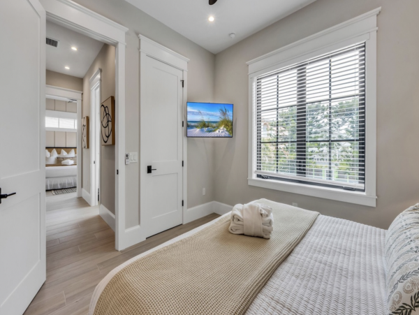 Bradenton Beach Vacation Rental with 8 Bedrooms & Bay views