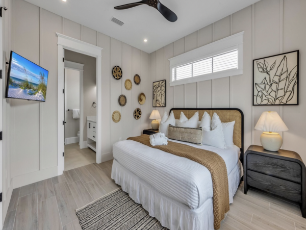 Bradenton Beach Vacation Rental with 8 Bedrooms & Bay views