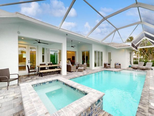 Luxury Marco Island Vacation Home with Private Pool & Spa