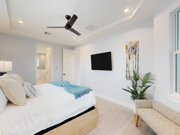 Luxury Marco Island Vacation Home with Private Pool & Spa