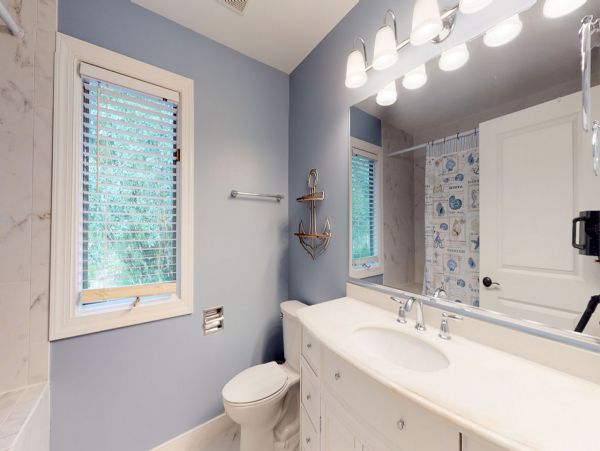 Hilton Head 5 Bedroom Vacation Home with Lagoon View