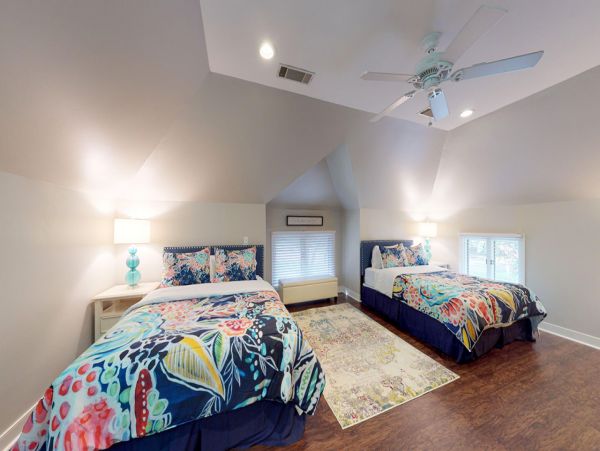 Hilton Head 5 Bedroom Vacation Home with Lagoon View