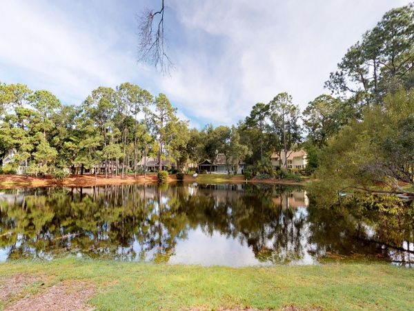 Hilton Head 5 Bedroom Vacation Home with Lagoon View