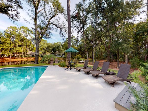 Hilton Head 5 Bedroom Vacation Home with Lagoon View