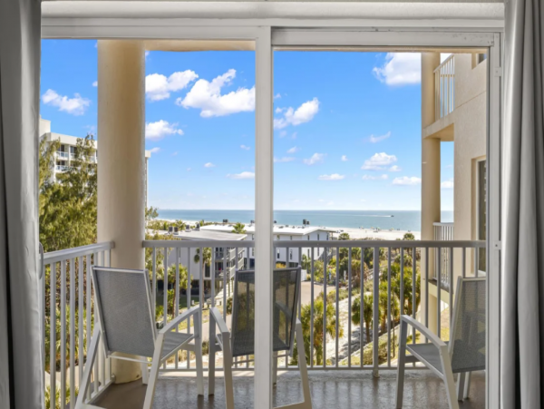 Beachfront Two Bedroom Vacation Condo in Treasure Island
