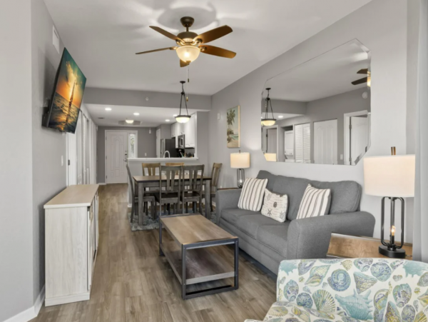 Beachfront Two Bedroom Vacation Condo in Treasure Island