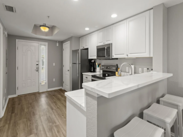 Beachfront Two Bedroom Vacation Condo in Treasure Island