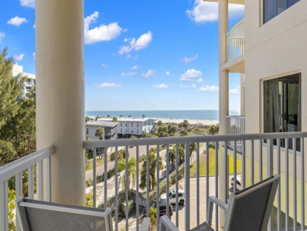 Beachfront Two Bedroom Vacation Condo in Treasure Island