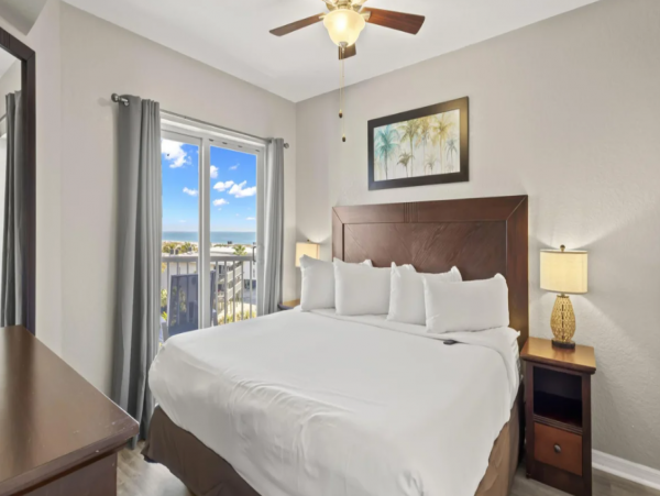 Beachfront Two Bedroom Vacation Condo in Treasure Island