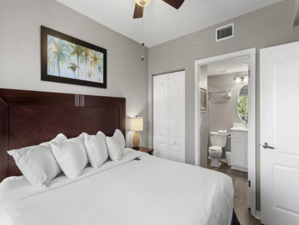 Beachfront Two Bedroom Vacation Condo in Treasure Island