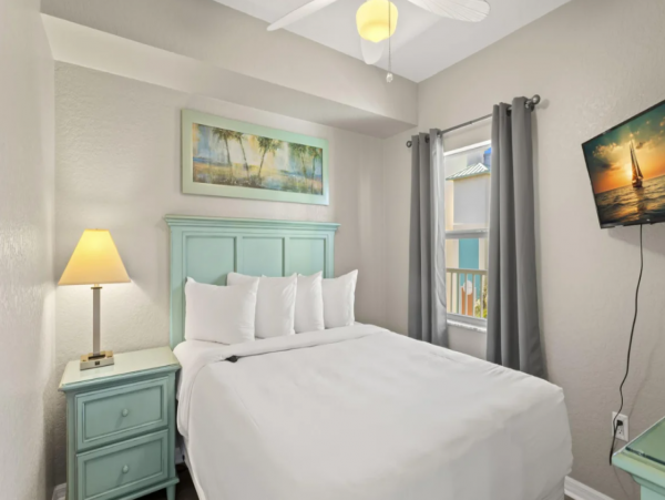 Beachfront Two Bedroom Vacation Condo in Treasure Island