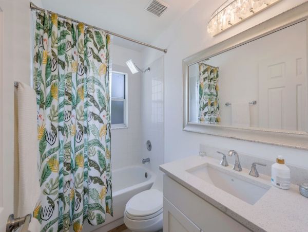 Vacation Home Sleeps 6 Guests in Naples FL NEW ARRIVAL CALL TODAY