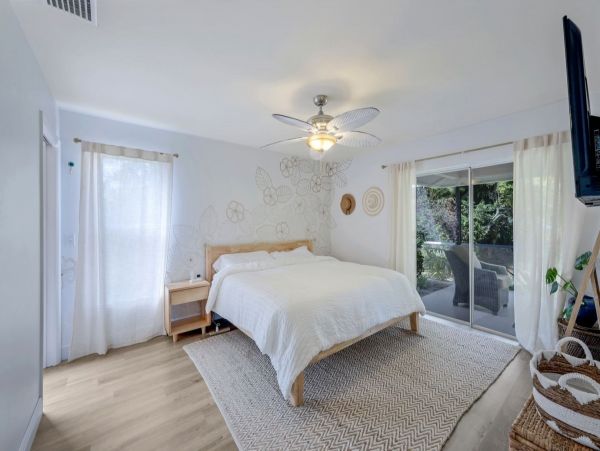 Vacation Home Sleeps 6 Guests in Naples FL NEW ARRIVAL CALL TODAY